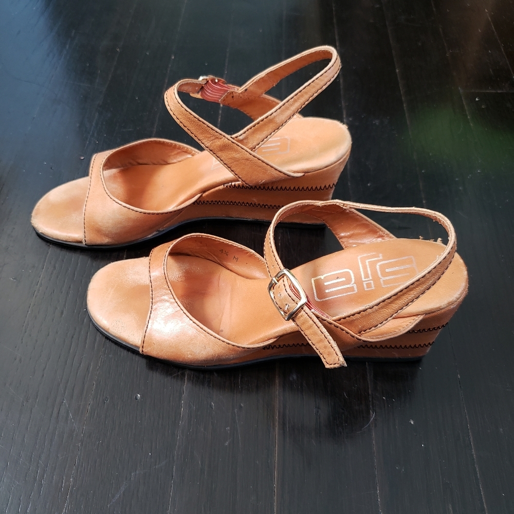 Classic SJA Leather Wedges Sandals